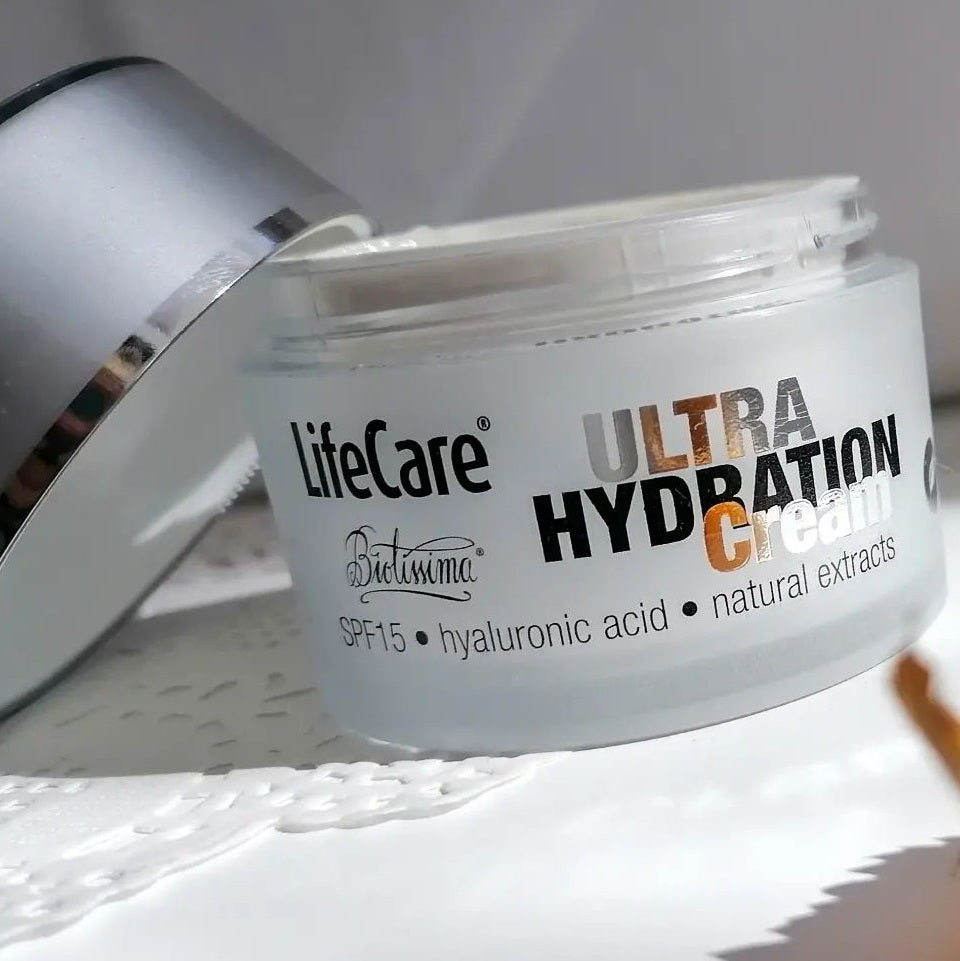 Cremă ULTRA hidratantă, cu SPF 15 și acid hialuronic