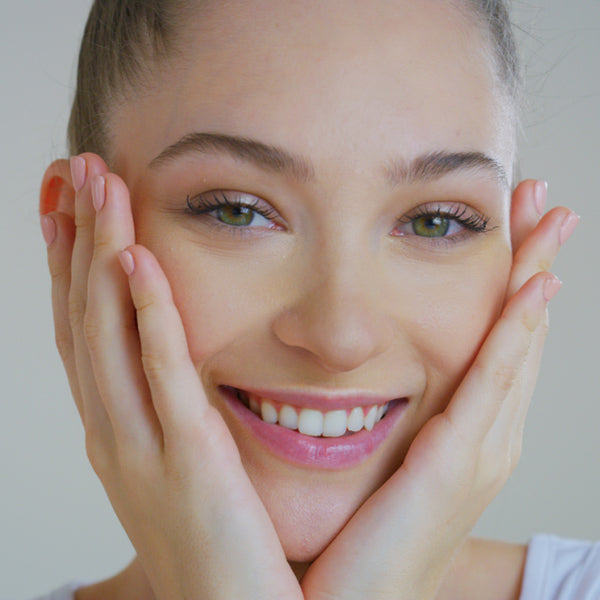 Purifies and protects the skin